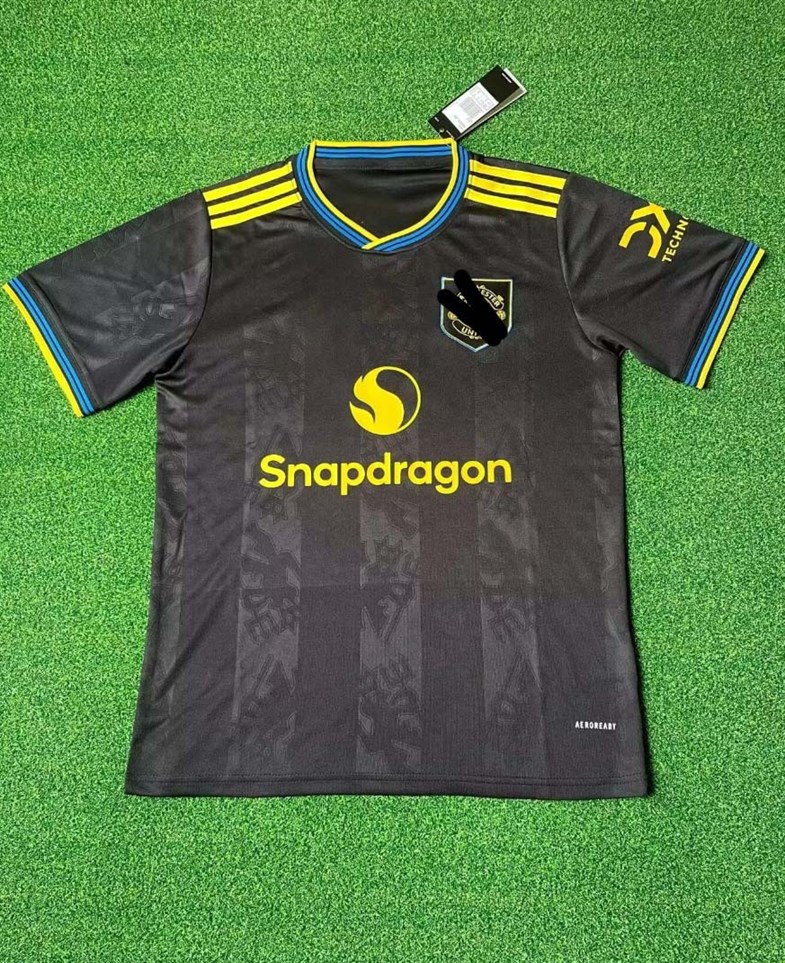 Man L Second Passenger 2526