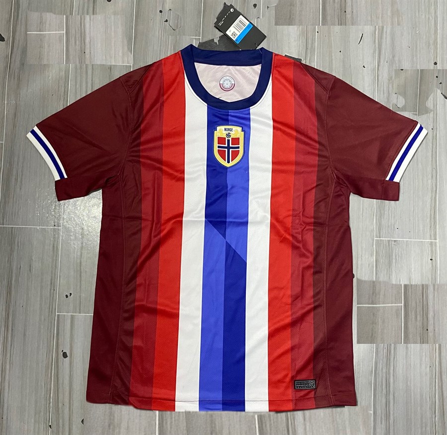 24-25 Norway Home Football Jersey